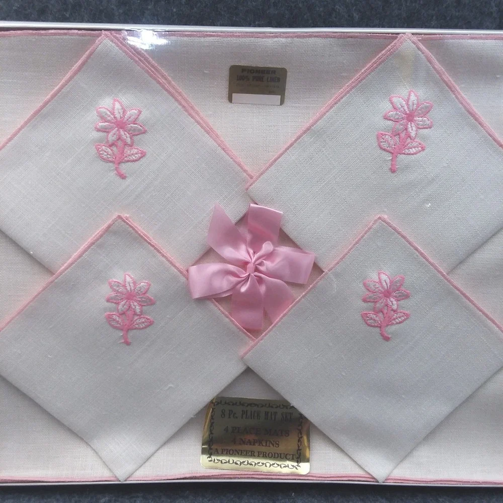 Vintage Pioneer Placemat Set 100% Linen Floral Embroidered Napkins 8‎ pc NOS